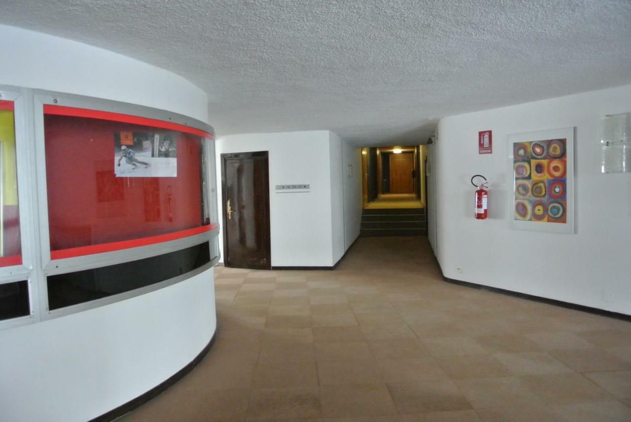 Complesso I Dadi - Residence Cielo Alto - Alberto 21 ブレウイル・チェルヴィナイア エクステリア 写真